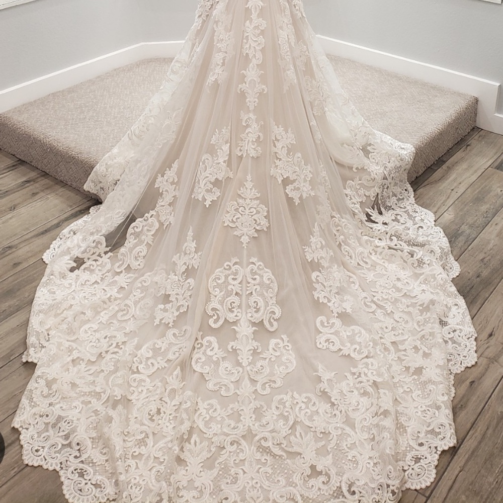⭐️Wedding Dress NWT⭐️ - Picture 7 of 12